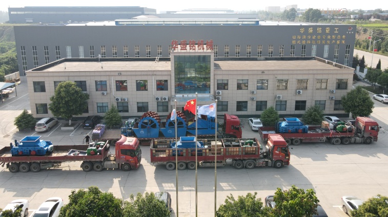 時(shí)產(chǎn)120噸對(duì)輥制砂機(jī) 時(shí)產(chǎn)120噸對(duì)輥制砂機(jī)